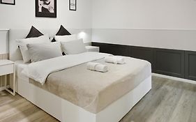 Cozy Cologne Premium Apartment With Free Parking! New!